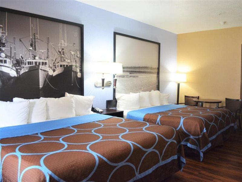 Super 8 By Wyndham Galveston Hotell Exteriör bild