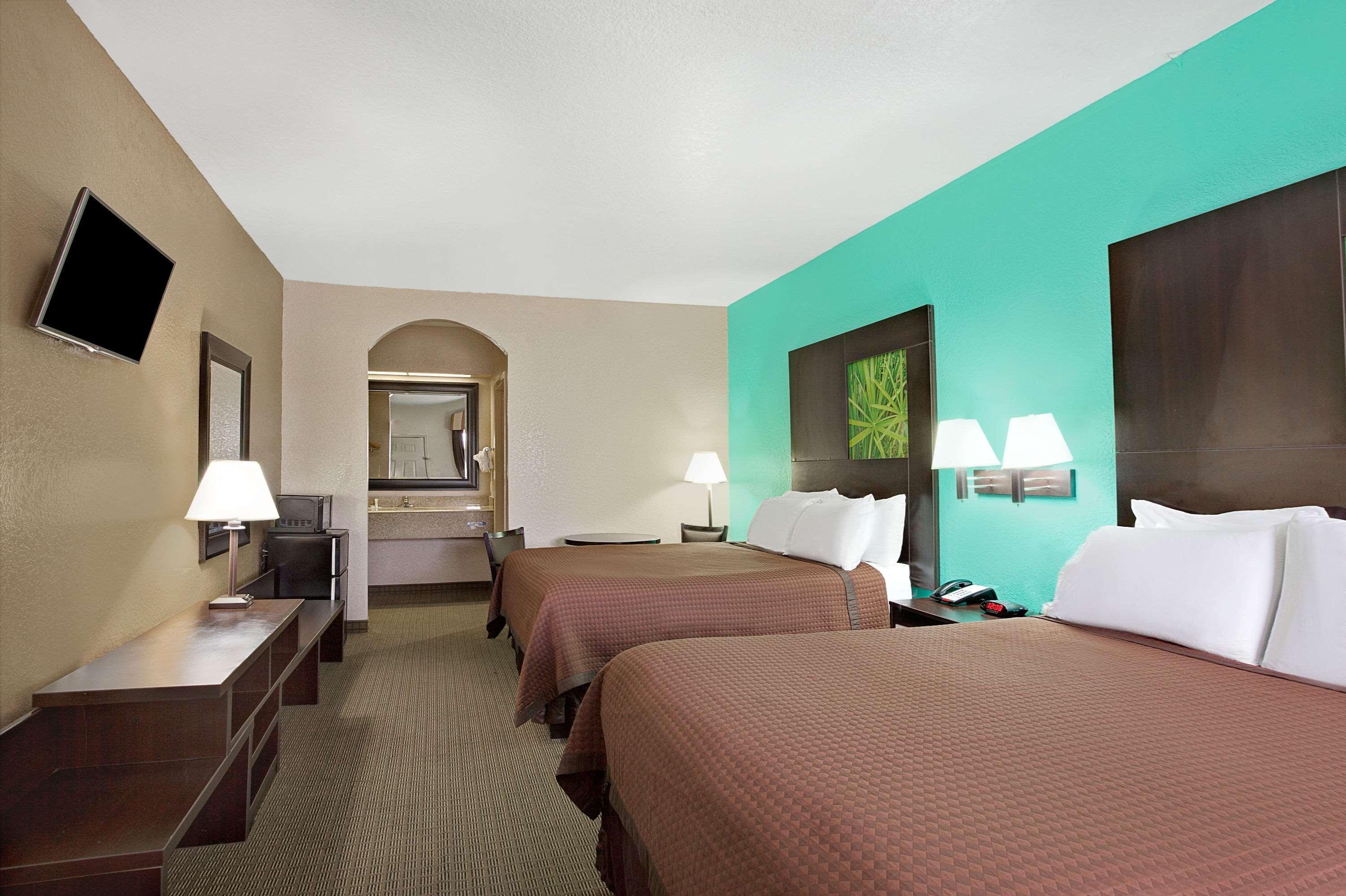Super 8 By Wyndham Galveston Hotell Exteriör bild