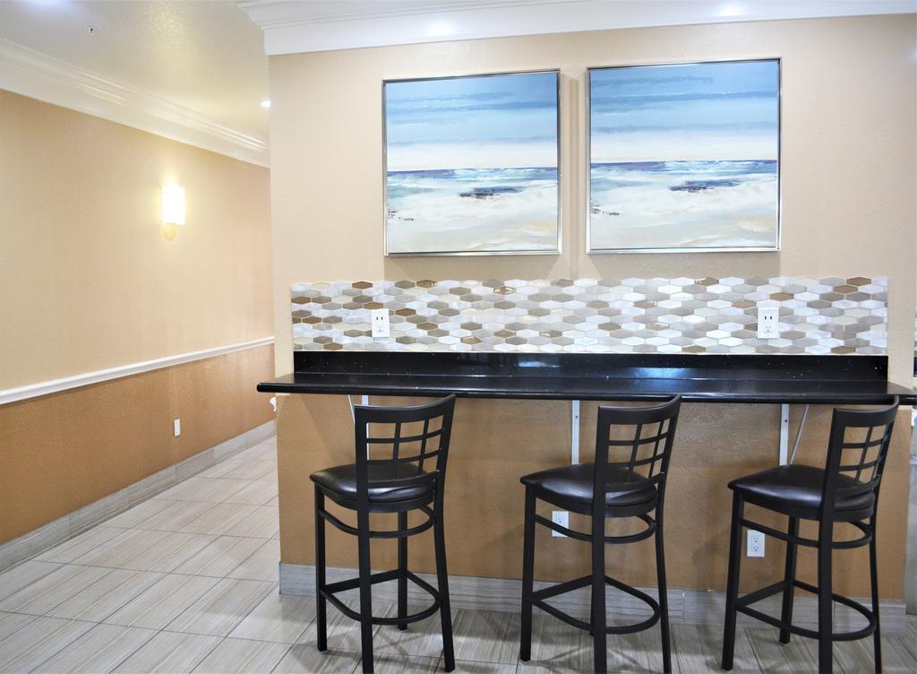 Super 8 By Wyndham Galveston Hotell Exteriör bild