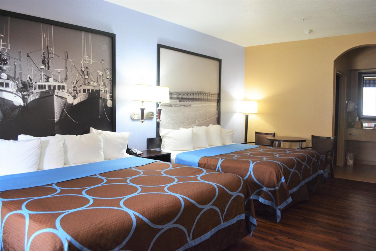 Super 8 By Wyndham Galveston Hotell Exteriör bild